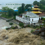 Alluvioni in Nepal, i video falsi che stanno ingannando i social